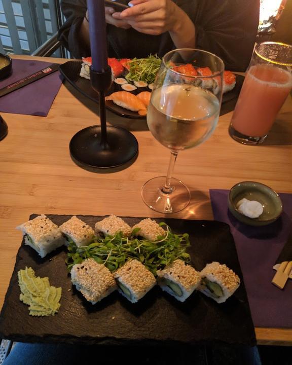 QQ Sushi Lounge